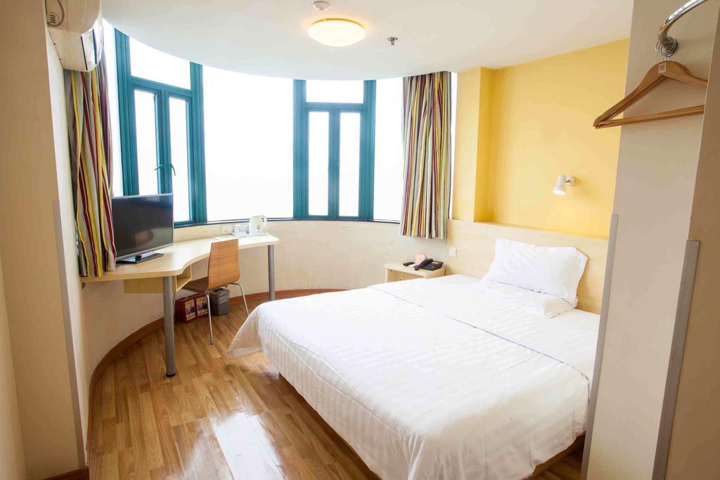 7Days Inn Changsha Jingwanzi International Furniture Square Room photo